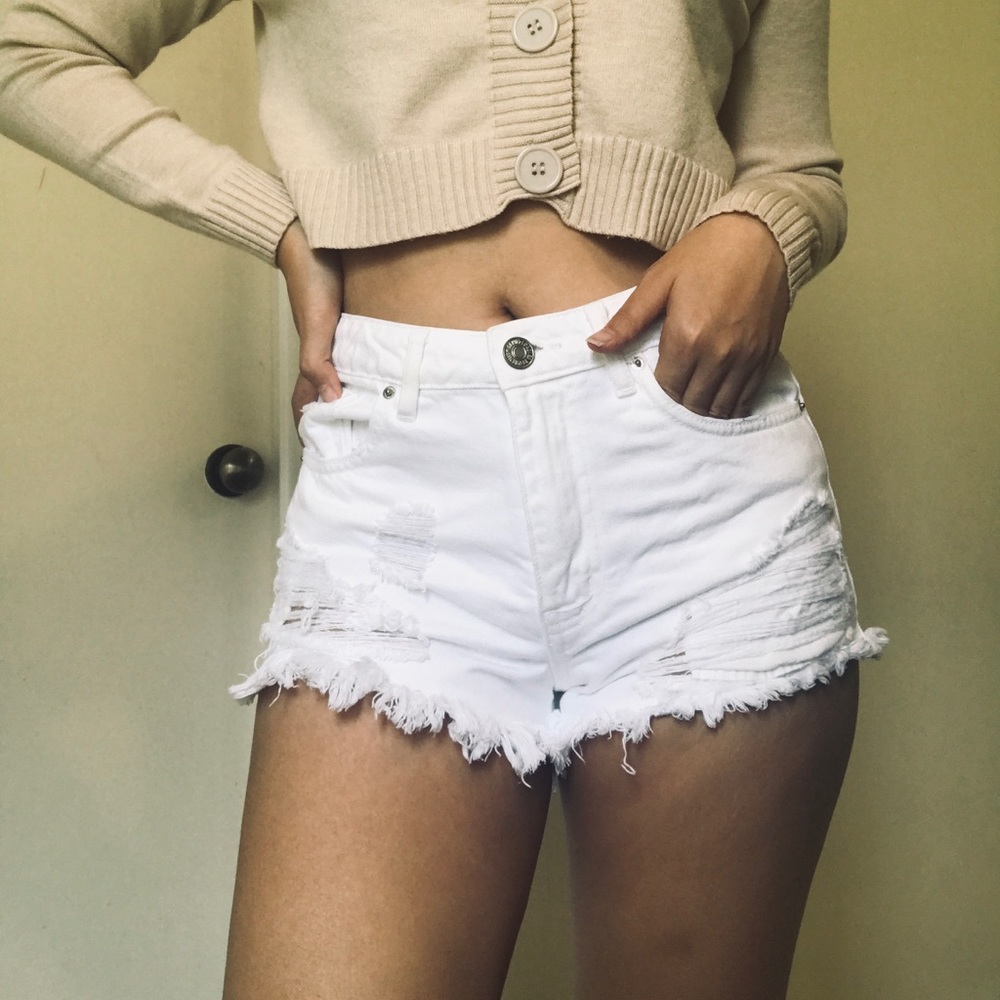 Summer white short